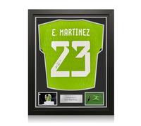 Exclusive Memorabilia Camiseta de Argentina firmada por emi Martínez. Número 23. Enmarcada.