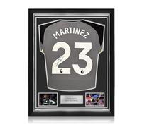 Exclusive Memorabilia Camiseta de Portero firmada por emi Martínez. Marco