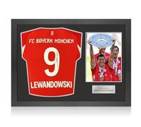 Exclusive Memorabilia Camiseta del Bayern de Múnich firmada por Robert Lewandowski. Marco icónico.