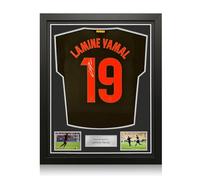Exclusive Memorabilia Camiseta Negra del Barcelona firmada en Plata por Lamine Yamal. Enmarcada.