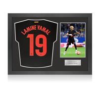 Exclusive Memorabilia Camiseta Negra del Barcelona firmada por Lamine Yamal. Marco icónico
