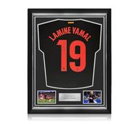 Exclusive Memorabilia Camiseta Negra del Barcelona firmada por Lamine Yamal. Marco Superior.