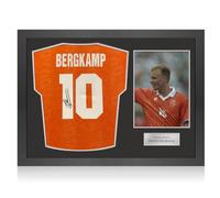 Exclusive Memorabilia Camiseta Original de los Países Bajos firmada por Dennis Bergkamp. Marco icónico.