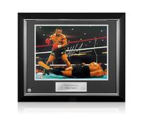 Exclusive Memorabilia Foto de Boxeo firmada por Mike Tyson: Berbick KO. Marco de Lujo.