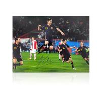 Exclusive Memorabilia Foto de España firmada por Xabi Alonso