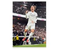 Exclusive Memorabilia Foto del Real Madrid firmada por Luka Modric: celebración