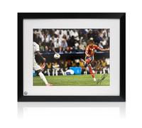 Exclusive Memorabilia Fotografía de España firmada por Lamine Yamal. Enmarcada.