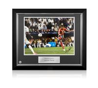 Exclusive Memorabilia Fotografía de España firmada por Lamine Yamal. Marco de Lujo.