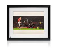 Exclusive Memorabilia Fotografía del Manchester United firmada por Paul Scholes. Enmarcada.