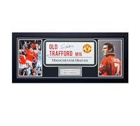 Exclusive Memorabilia Placa de Calle del Manchester United, firmada por Eric Cantona. Enmarcada.