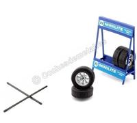 Expositor de Ruedas MINILITE con Dos Ejes y Cuatro Ruedas 1:18 IXO Models SET010