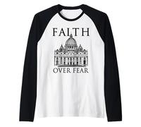 Faith Over Fear - Vaticano Cristiano religioso Fiel V1A Camiseta Manga Raglan