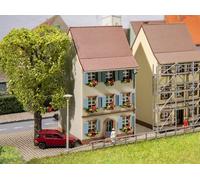 Faller 232176 Casa de Casco Antiguo con persianas (Importación USA)