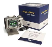 Fallout Pip-Boy: brazalete de espuma viscoelástica fundido a presión de tamaño real para cosplay, cuenta con pantalla LCD con 45 animaciones, radio FM, reloj despertador y soporte, regalo oficial