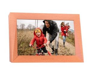 FAMILINK - Marco de Fotos Digital 4G para Las Generaciones Mayores - Funciona con 4G o Wi-fi - Comparte Fotos fácilmente con Tus Abuelos - Pantalla de 10 Pulgadas