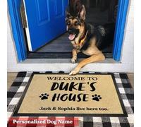 Felpudo Entrada casa Bienvenido a la casita del Perro. Aquí también Vives. Felpudo Personalizado con Nombre.
