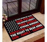 Felpudo Entrada casa En Esta casa valoramos a Nuestra policía. Felpudo Negro de Libertad Religiosa.
