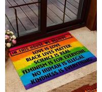 Felpudo Entrada casa LGBT En Esta casa Creemos Que el Amor es Amor.