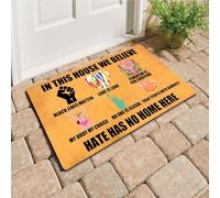 Felpudos Personalizado En Esta Casa Creemos Que Las Vidas De Los Negros Importan. El Odio Alfombra De Entrada Suaves Felpudo Interior Absorbentes para Portón Oficina 40X60 Cm
