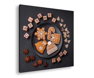 Festiva alegría de pan de jengibre rodeado de pequeñas decoraciones de madera - es Christmas Time. Formato: 60 x 60 cm como lienzo, diseño enmarcado en marco de madera auténtica, impresión digital de