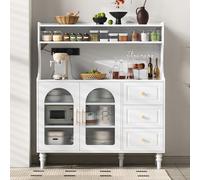 feynoss Armario buffet con cristal fluteado y base de carga integrada, armario alto de 138 cm en color blanco y dorado, 3 cajones, estantes ajustables y soporte para copas de vino, mucho espacio de