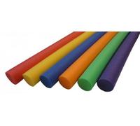 Fideos coloridos natación púrpura