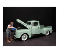 Figura de Kylie de una chica de coche en camiseta, en un diorama americano, para modelos a escala 1/24