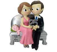 Figura de Pastel Pop&Fun Bodas de Plata (25 aniversario) PERSONALIZADA con PLACA con el nombre y la fecha, medida aproximada: 14x15 cm
