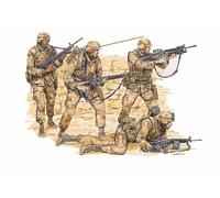 FIGURA DE PLÁSTICO 1:35 DEL 101.º AERONÁUTICO DE LOS EE. UU. DEL MODELO DRAGON