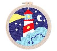 Figured'Art Punch Needle Kit de Bordado Adultos y Niños - Faro y Noche Estrellada - Manualidades Kit de Aguja Mágica DIY completo - 20x20cm con bastidor circular