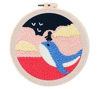 Figured'Art Punch Needle Kit de Bordado Adultos y Niños - Niña y una ballena al anochecer - Manualidades Kit de Aguja Mágica DIY completo - 20x20cm con bastidor circular