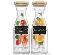 FINEW Juego de 2 Jarras de Vidrio de 1 Litro Con Tapa - Jarra de Agua Más Fuerte Para Bebidas - Incluye 2 Etiquetas de Madera Para la Mesa