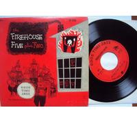 Firehouse Five Plus Two, Mayhew Lake, Arthur Kessel und Victor Berton, Danny Alguire, Al Hoffmann und Al Goodhart und Ralph Blue - Just a Stomp at twilight, Sobbin Blues, Firechief Rag, Who Walks in when I walk out - 7 Inch Single. Mayhew Lake, Arthur Kessel und Victor Berton, Danny Alguire, Al Hoffmann und Al Goodhart und Ralph Blue. The Firehouse Five Story Vol. 2 Good Time Jazz M