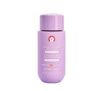 First Aid Beauty - KP Loción corporal suavizante e iluminadora con 10% AHA, ácido láctico, urea + avena coloidal, exfolia + hidrata, elimina los bultos de queratosis pilaris, aroma a melocotón (190 g)