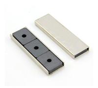 first4magnets Hoja Magnética de Neodimio Flexible Neoflex® A4 con 3M Auto Adhesivo para Fijar O Montar Artículos A Una Superficie de Acero, Creando Un Cierre, Fijación de Señales O Colgantes Imágenes