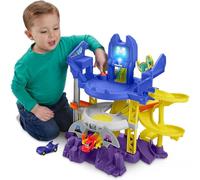 Fisher-Price DC Batwheels HYR74 - Batcueva de lanza y flecha, juego de pista inspirado en la Batcueva con 3 pisos de juego, luces y sonidos, incluye 2 coches de juguete para niños a partir de 3 años