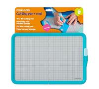 Fiskars Bolígrafo de corte y alfombrilla para niños, herramienta de corte de precisión segura con alfombrilla antideslizante plegable para manualidades y proyectos escolares