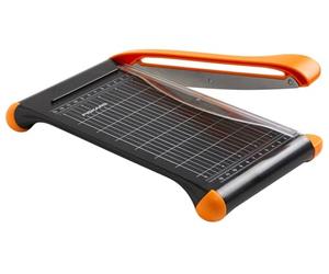 Fiskars Cortadora de Papel de Palanca, Formato Vertical A5, Formato Horizontal A4, Cuchilla Autoreafilable, Con Protector para los Dedos, Bypass, Materiales Reciclados, 1077982