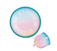 Fisura - Abanico redondo plegable “It’s f*cking hot”. Ventilador de mano plegable original. Frisbee degradado. 1 unidad. Abanico portátil para fiestas. 20 cm.