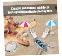 FIXOSHEE Conjunto Decorativo Miniatura Estilo Playa con Sombrillas Medianas Rojas y Azules Sillas de Playa y Botes Azules Ornamento Delicado para Jardines Miniatura y Decoración de Hadas