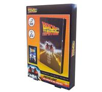 Fizz Creations Lámpara de póster de Regreso al futuro, alimentada por USB con cable incluido, póster de pie o montaje en pared, tamaño A4. Producto oficial de Back To The Future