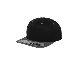 Flexfit Gorra '110 Fitted' gris / negro 55-60 EUR