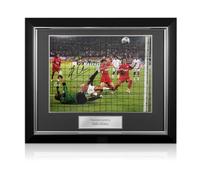 Fotografía del Liverpool firmada por Xabi Alonso. Marco de lujo.