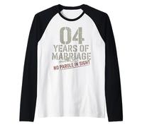 Four Years Of Marriage 4 year anniversary idea couple 4th Camiseta Manga Raglan
