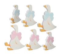 FRCOLOR 6 figuras coleccionables de madera de gansos graciosos, lindas | Ganso de madera hecho a mano para primer cumpleaños, habitación infantil, lazos azules y rosas, centro de mesa para bandejas