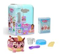 Freezy Cakez de Cookeez Makery. ¡Mezcla y Decora! Mete la Masa en la Nevera y, al sacarla, se habrá Convertido en un Peluche Interactivo y perfumado Que tiembla de frío. ¿Qué Freezy Cake prepararás?
