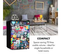 Frigorífico Cool Vibe 70+ 72 litros 2 estantes estilo Stickerbomb