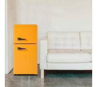 Frigorífico Retro. Combinación De Congelador. 88,8 Cm De Alto, 45,5 Cm De Ancho, Dos Puertas, 60 Litros De Capacidad Total Y 22 Litros De Congelador. 102 Kwh/Año, -27 °c ∽ 13 °c,Yellow