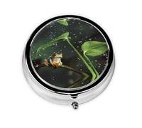 Frog and Rain. Este pequeño pastillero redondo de viaje de tres compartimentos es perfecto para almacenar medicamentos diarios, vitaminas y sobre la marcha.