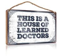 Fun Home Decor This Is A House Of Learned Doctors - Letrero de madera para decoración de la piscina del hogar (15 x 28 cm)